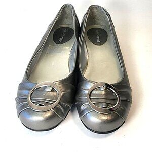 White Mountain Silver Shoes Women flats Size 8 W